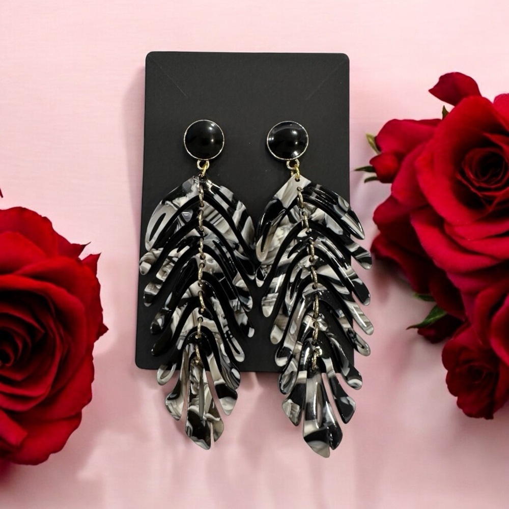Handmade Black Tortious Palm Earrings - Picture 2 of 4